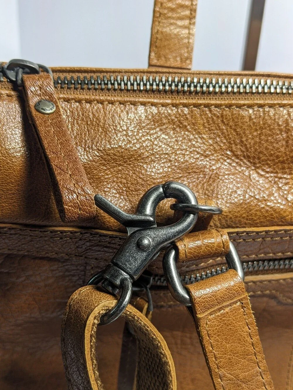 Spikes & Sparrow Padded Leather Laptop Commuter Conv Crossbody, Brandy Cognac